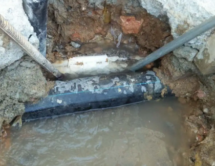 阿合奇测漏水之水管漏水